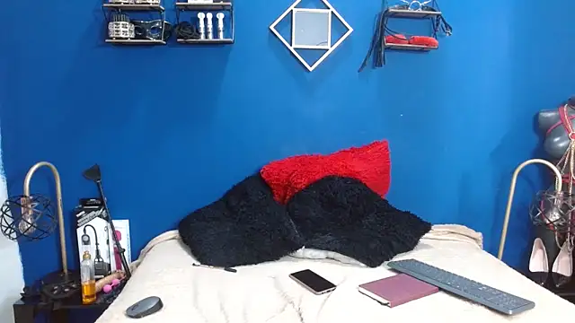 Aynle-toms online show from March 2025 02:39:02 AM