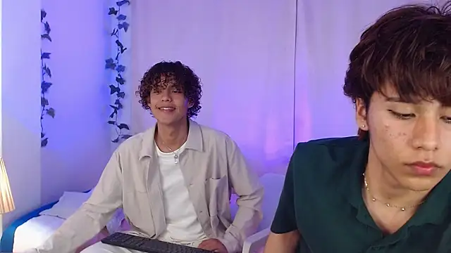 Snapshot of Tommyfoxboy chatting on March 2025 09:21:02 PM Tommyfoxboy online show from March 2025 09:21:02 PM