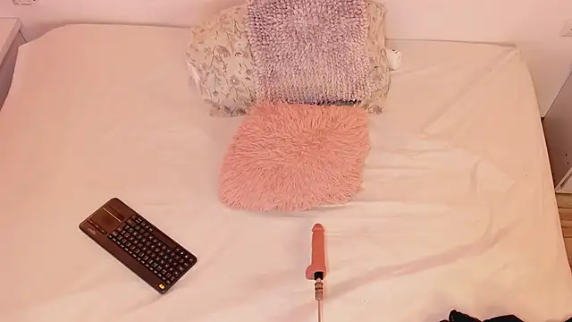 Katta Gil online show from February 2026 12:45:01 PM