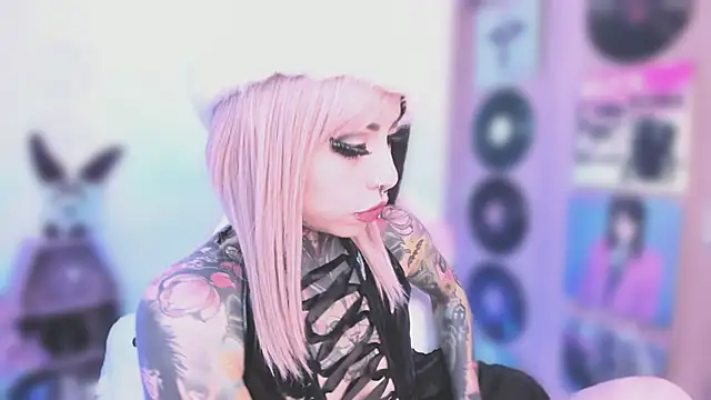 Snapshot of NikkiRamone chatting on December 2025 11:23:02 AM NikkiRamone online show from December 2025 11:23:02 AM