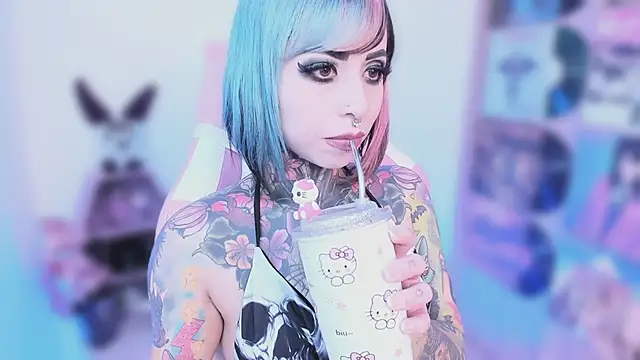 Snapshot of NikkiRamone chatting on October 2025 09:25:01 PM NikkiRamone online show from October 2025 09:25:01 PM