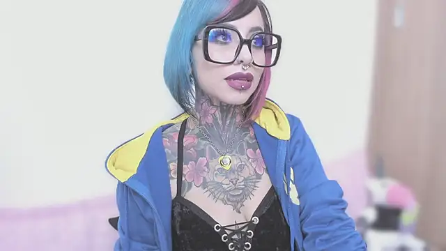 Snapshot of NikkiRamone chatting on September 2025 11:11:01 PM NikkiRamone online show from September 2025 11:11:01 PM