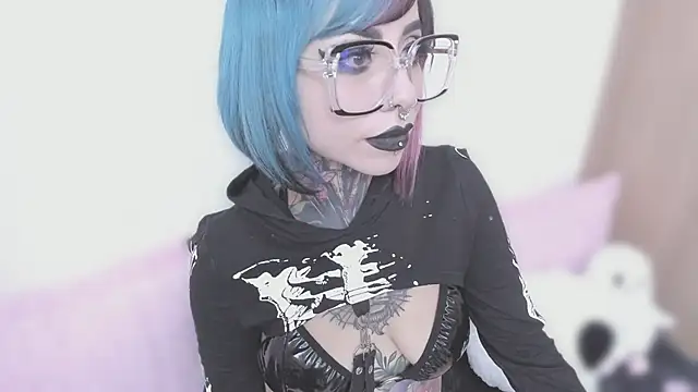 Snapshot of NikkiRamone chatting on September 2025 11:44:01 PM NikkiRamone online show from September 2025 11:44:01 PM