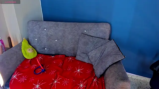 Snapshot of EmaVolkov chatting on February 2025 08:42:02 AM EmaVolkov online show from February 2025 08:42:02 AM