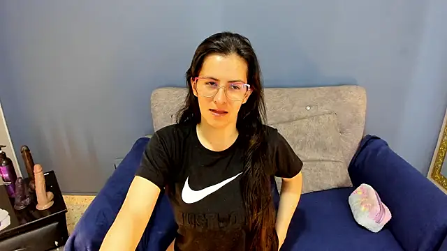 Snapshot of EmaVolkov chatting on February 2025 03:06:01 AM EmaVolkov online show from February 2025 03:06:01 AM