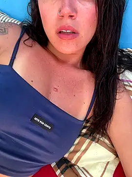 BetinaSoares online show from December 2025 05:30:01 PM