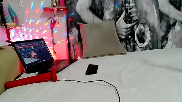 Bitter  online show from November 2025 04:00:01 PM