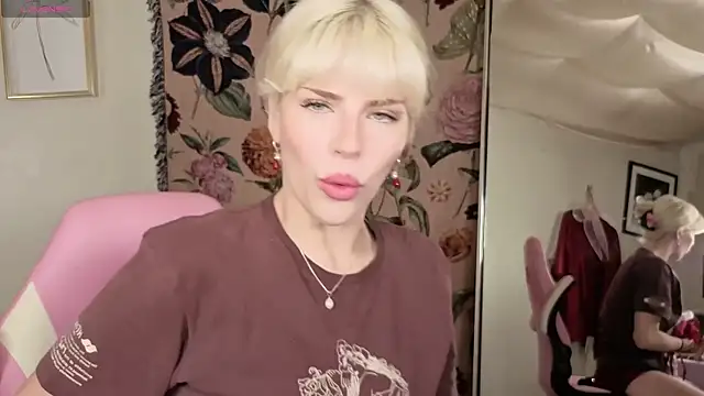 SirenitySirenxx online show from September 2025 12:58:01 AM