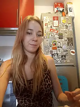 Snapshot of ElektrikFrancaise chatting on October 2025 03:24:02 PM ElektrikFrancaise online show from October 2025 03:24:02 PM