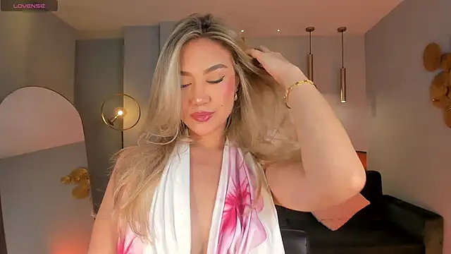 RebeccaHudson online show from December 2025 07:26:01 PM