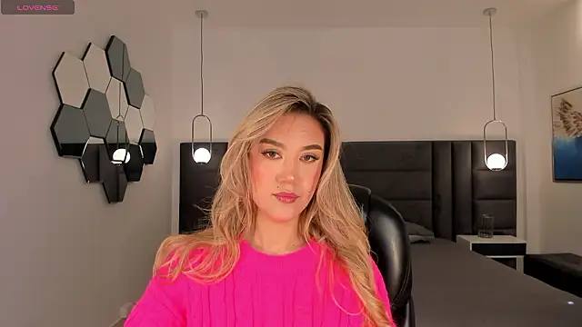 RebeccaHudson online show from February 2026 05:32:01 PM