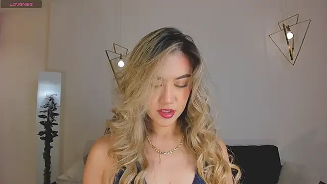 RebeccaHudson online show from April 2026 07:52:01 PM