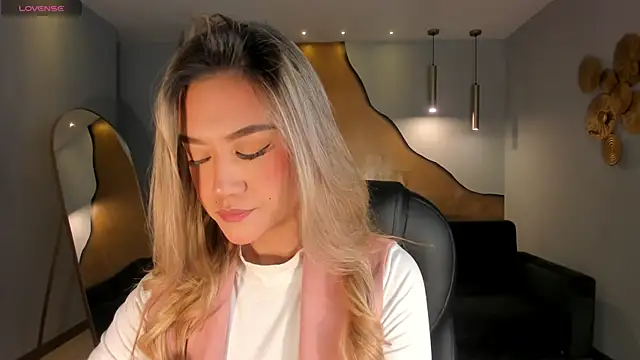 RebeccaHudson online show from March 2026 06:42:01 PM