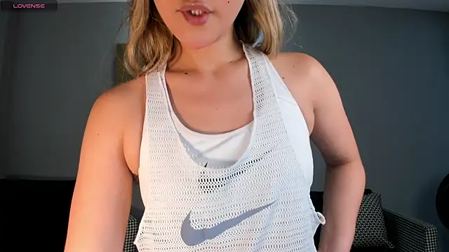 RebeccaHudson online show from March 2026 07:17:01 PM