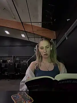 M1ssyk1ssy online show from March 2026 07:15:01 PM