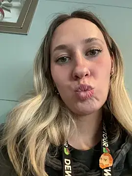 M1ssyk1ssy online show from December 2024 01:38:02 AM