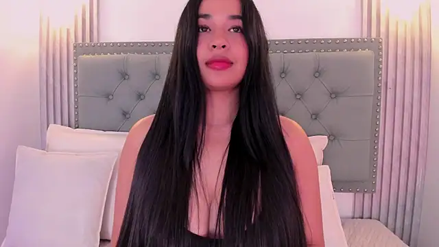 Snapshot of Aitana98_ chatting on February 2025 04:44:02 AM Aitana98  online show from February 2025 04:44:02 AM