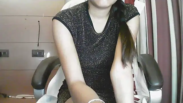 collage hoty online show from December 2025 08:48:01 PM