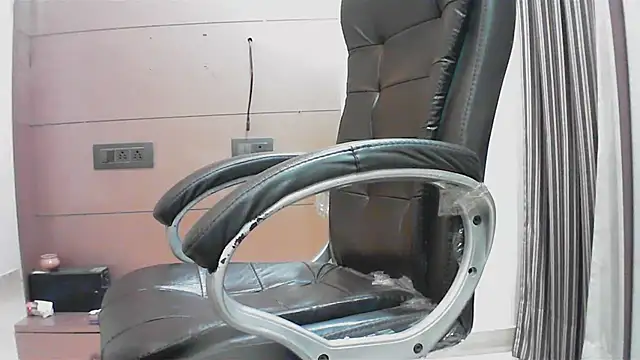 Snapshot of collage_hoty chatting on October 2025 05:25:02 PM collage hoty online show from October 2025 05:25:02 PM