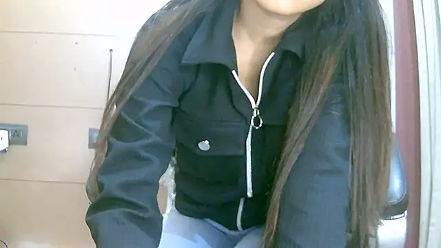 collage hoty online show from November 2025 04:56:01 PM