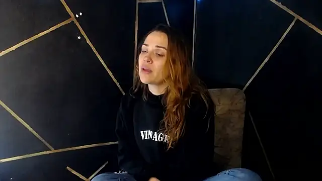 camilawm19 online show from April 2026 12:00:01 PM
