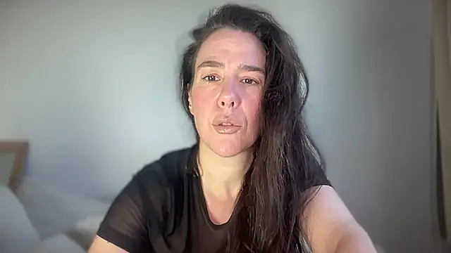 MilkyHoneyLullabies online show from September 2025 12:27:02 PM