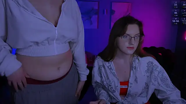 nikole kitt online show from April 2026 07:07:02 PM