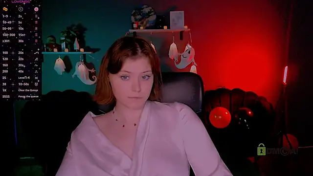 nikole kitt online show from October 2025 07:58:02 PM