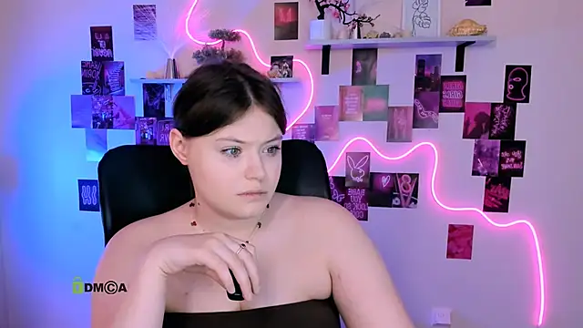 nikole kitt online show from May 2026 07:00:01 PM