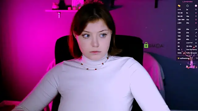 nikole kitt online show from November 2025 08:31:02 PM