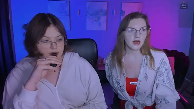 nikole kitt online show from April 2026 06:54:01 PM