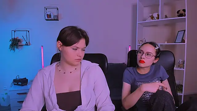 nikole kitt online show from November 2025 08:02:01 PM