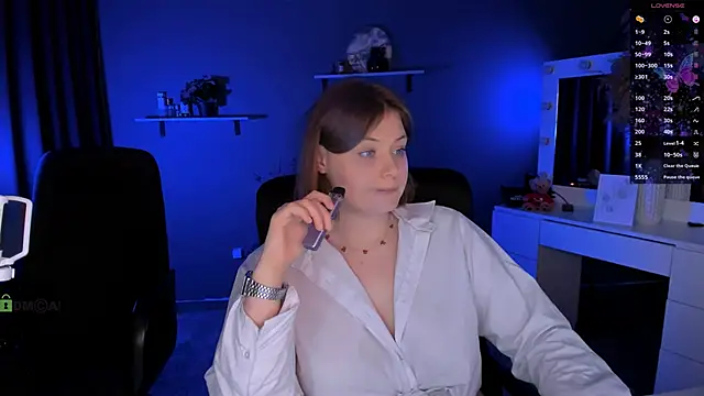 nikole kitt online show from September 2025 09:31:02 PM