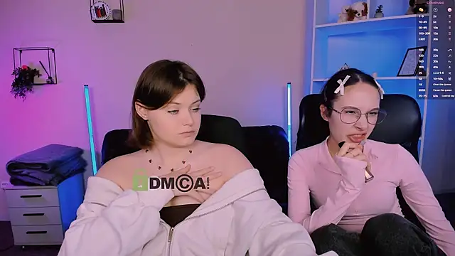 nikole kitt online show from November 2025 08:02:01 PM