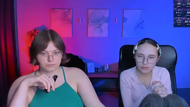 nikole kitt online show from April 2026 07:52:01 PM