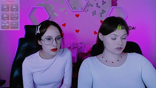 nikole kitt online show from October 2025 07:04:01 PM