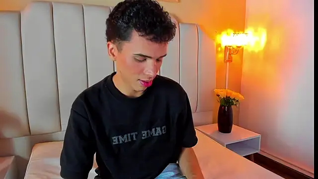 SEANTROYY online show from September 2025 03:56:01 AM