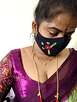 Snapshot of gaurika18 chatting on July 2026 05:15:02 AM gaurika18 online show from July 2026 05:15:02 AM