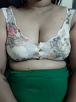 Snapshot of gaurika18 chatting on January 2026 10:57:01 PM gaurika18 online show from January 2026 10:57:01 PM