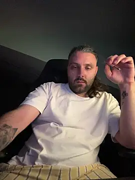 Snapshot of DisfrutaLa chatting on June 2026 04:08:02 AM DisfrutaLa online show from June 2026 04:08:02 AM