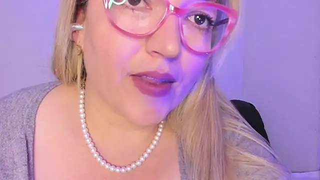 Naty Mature  online show from November 2025 08:14:02 PM