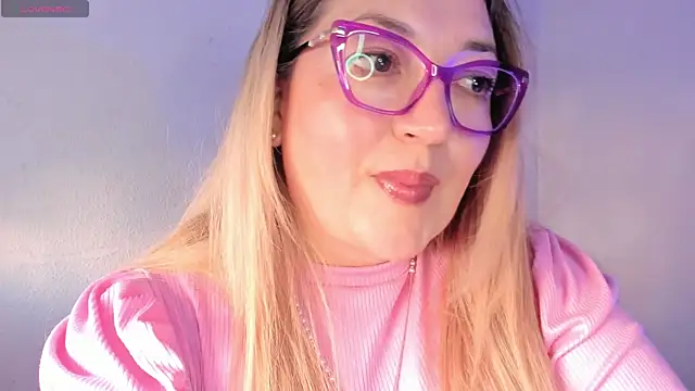 Snapshot of Naty_Mature_ chatting on May 2026 05:43:02 PM Naty Mature online show from May 2026 05:43:02 PM