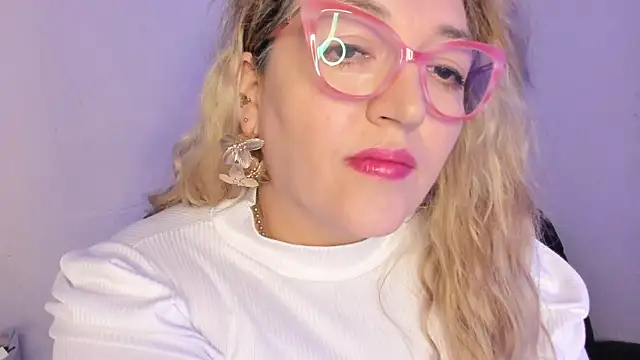 Naty Mature  online show from December 2025 08:36:01 PM