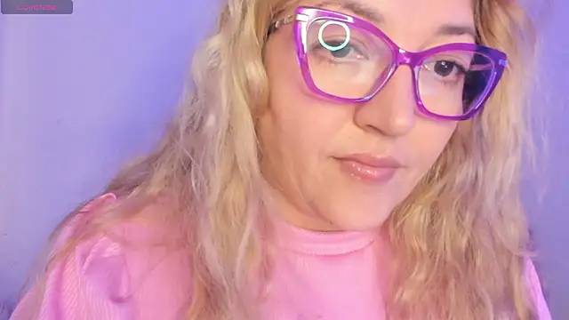 Naty Mature  online show from February 2026 06:39:02 PM