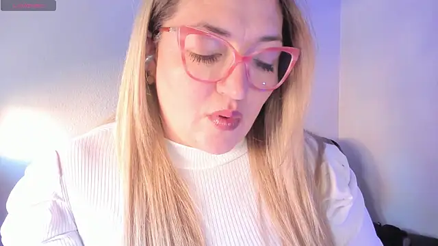 Naty Mature  online show from March 2026 05:15:01 PM