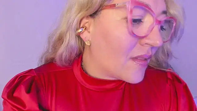 Naty Mature  online show from November 2025 01:45:01 AM