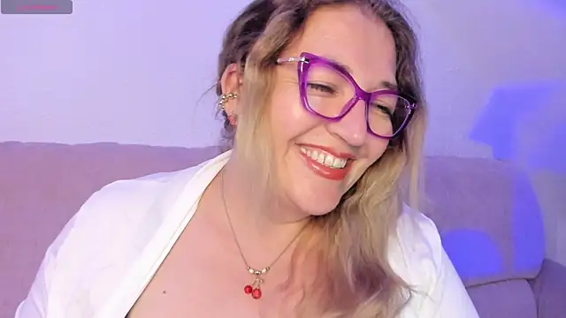 Naty Mature  online show from June 2026 10:41:01 PM
