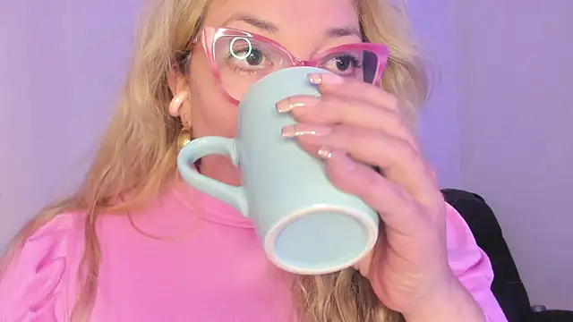 Naty Mature  online show from November 2025 07:03:01 PM