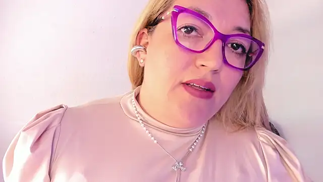 Naty Mature  online show from October 2025 09:43:01 AM