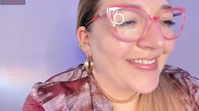 Naty Mature  online show from April 2026 06:25:02 PM